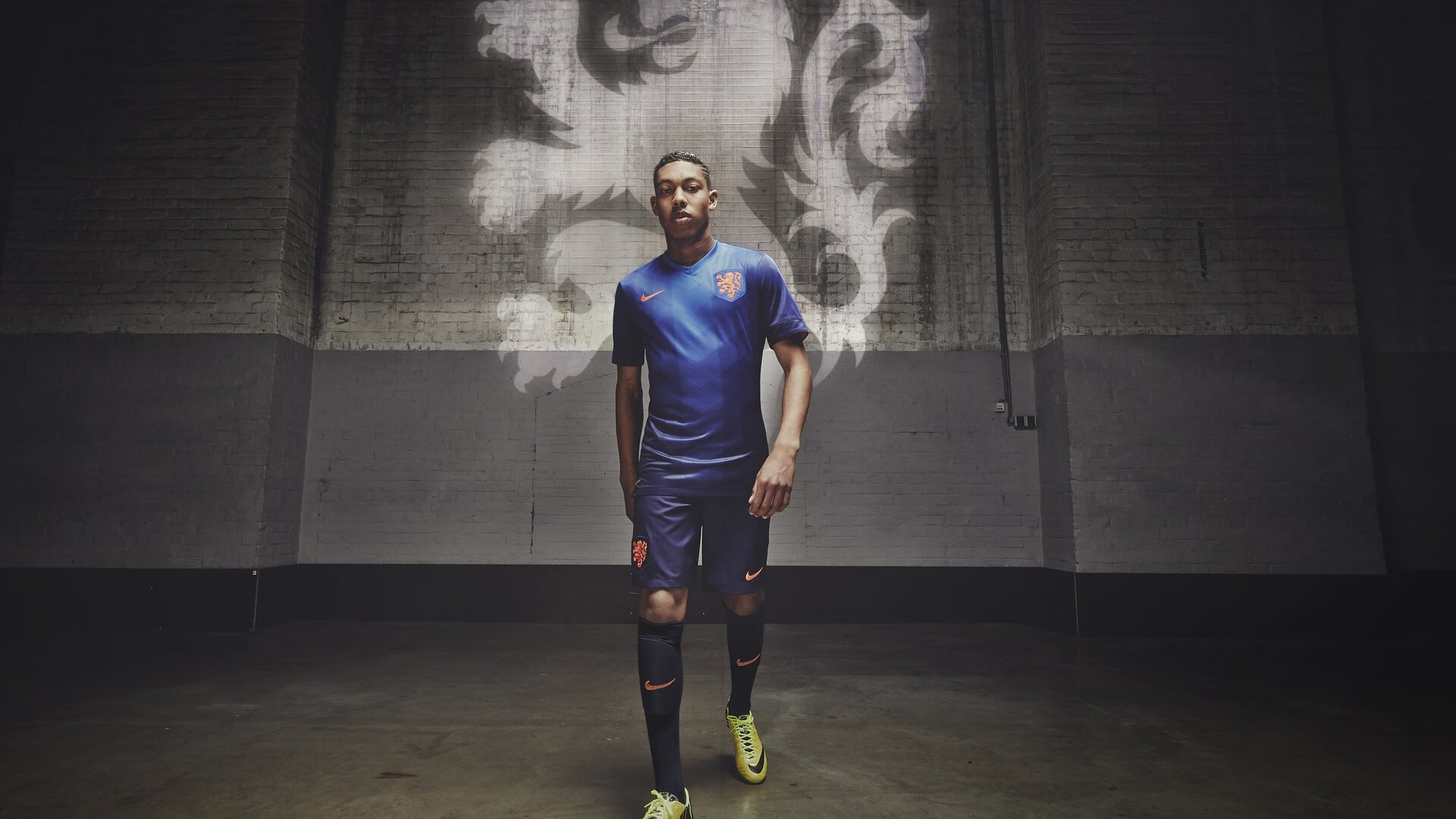 开yun官网-史上最年轻“夺冠枪手”：新一代足球精英，迄今为止最年轻的足球先生是谁